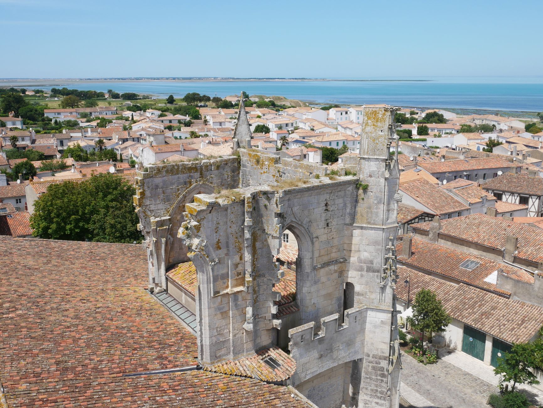 Bâchage de toiture équipe à Béziers